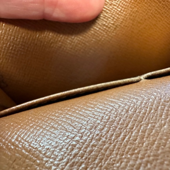 Authentic Louis Vuitton wallet in monogram canvas - Picture 7 of 9